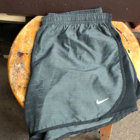 Nike Youth Large Athletic Shorts 